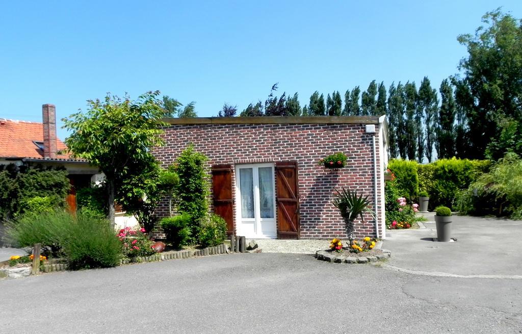 Les Charmilles Bed and Breakfast Hazebroek Buitenkant foto